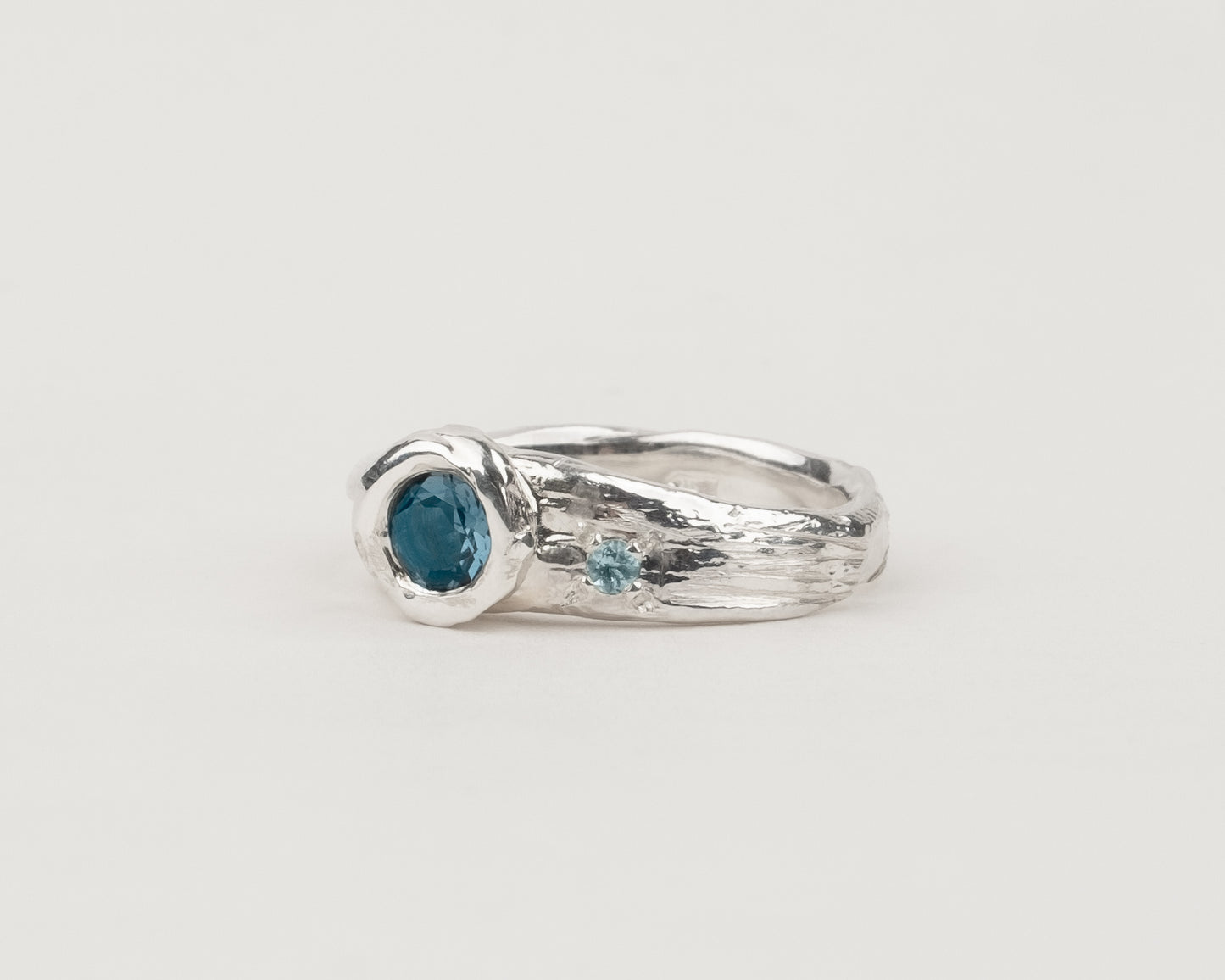 Pebble Twist Ring